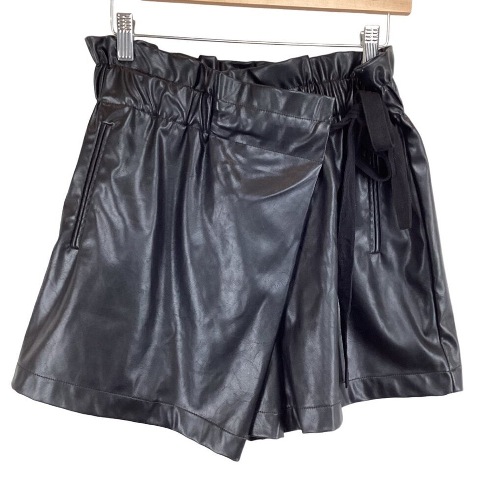 Line & Dot Black Faux Leather Wrap Shorts Medium High Rise Paperbag Stretch Wais